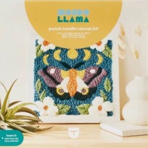 Mondo Llama Punch Needle Canvas Kit - Multicolor
